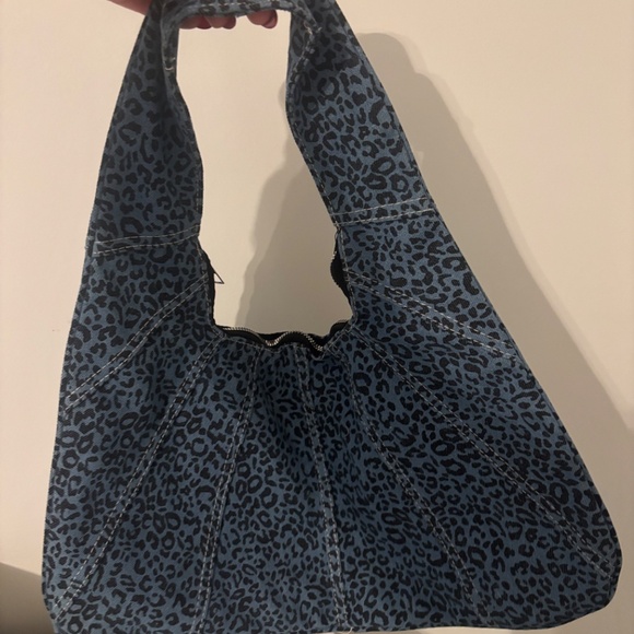 NWOT denim leopard print crescent bag - Picture 3 of 5